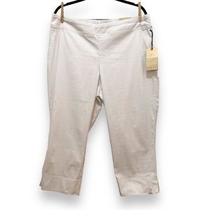 NWT Eliane Rose White Capri Pants